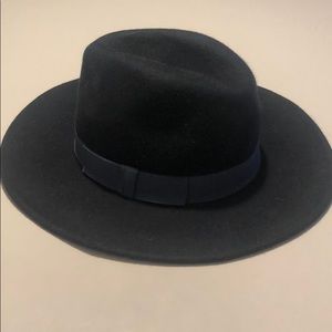 Vintage navy felt hat